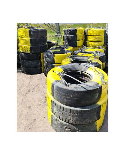 Tire set black/yellow Tire set black/yellow