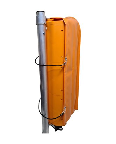 Protective hood for traffic lights