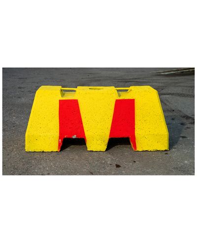 Concrete pig 500kg (Red/Yellow) Concrete pig 500kg (Red/Yellow)