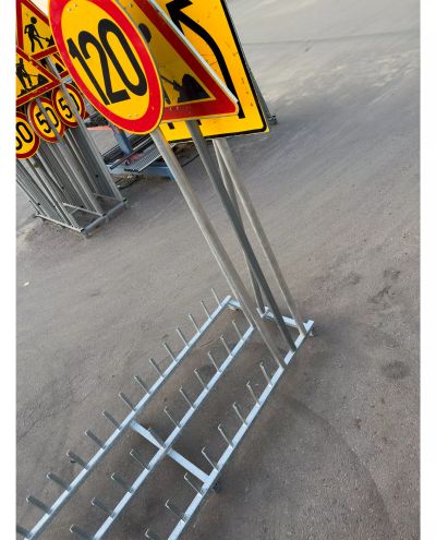 Traffic sign stand 1 x 3m for 49 tube arms