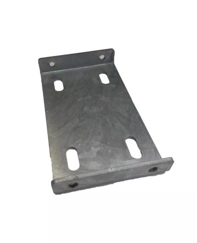 Pipe angle bracket