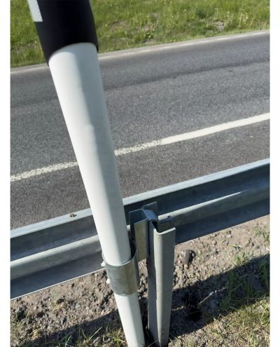 Fog post railing bracket