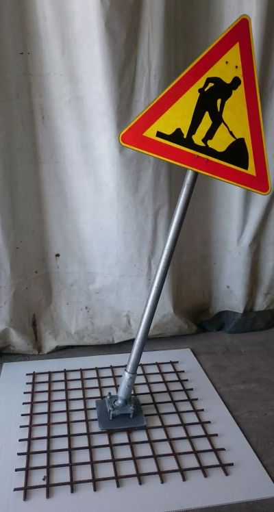 BearClaw adjustable stand