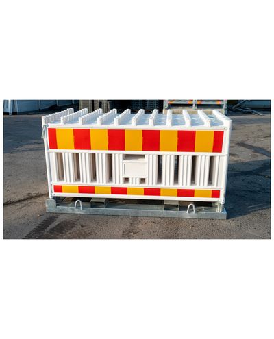 Plastic &#39;&#39;Future&#39;&#39; construction site fence R1, 2 x 1m